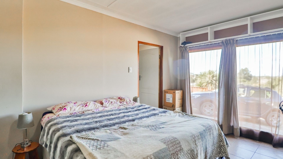 5 Bedroom Property for Sale in Denneoord Western Cape